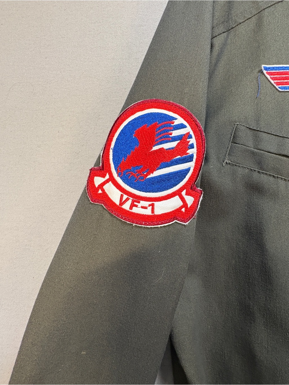 HALLOWEEN Adult Top Gun Flight Suit Costume w/ Mavrick & Goose Patches Large - Picture 9 of 13